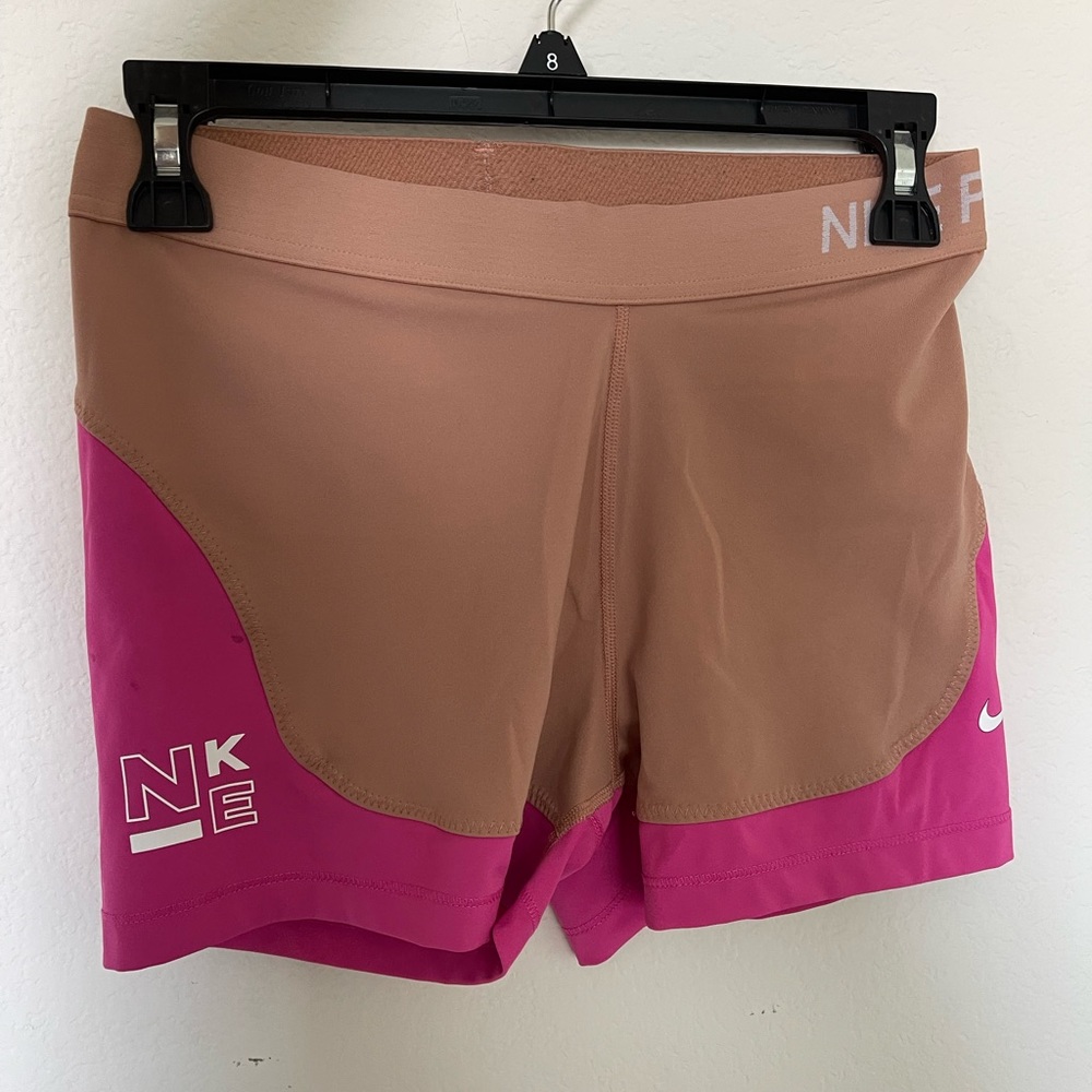 Pretty mini workout Nike shorts🤍